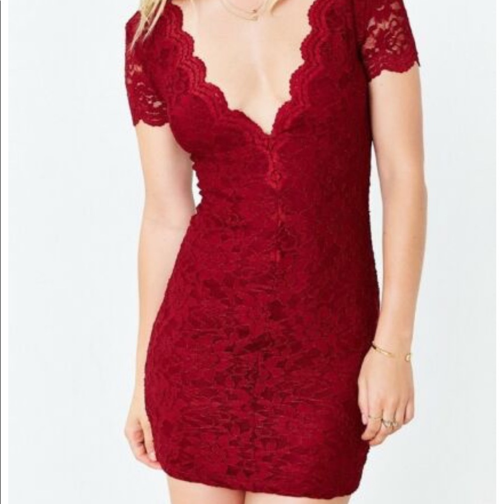 Kimchi lace scallop bodycon